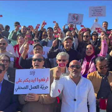 صحفيين الصحفيون يقررون اطلاق سلسلة من التحركات الاحتجاجية لا دفاعا عن القطاع فحسب…