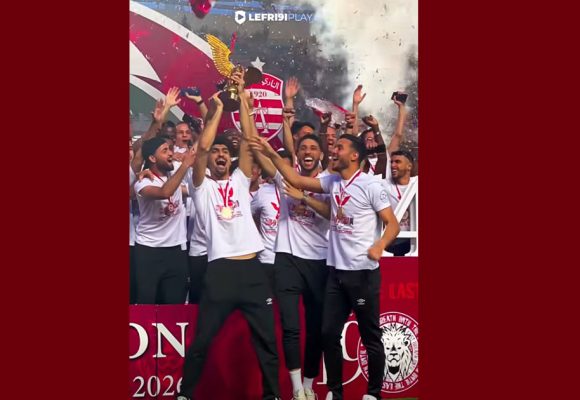 النادي الإفريقي يحتفل بتتويجه بالبطولة التونسية للمرة الـ14 في تاريخه (فيديو)