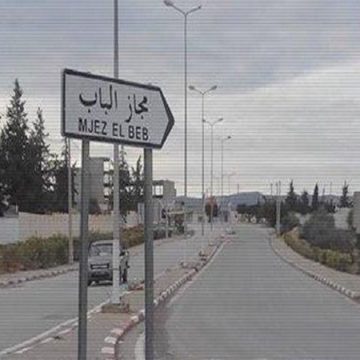 مجاز الباب مجاز الباب: ببندقية صيد، أب يقتل زوجته وابنه و يحيل ابنه الآخر على الإنعاش