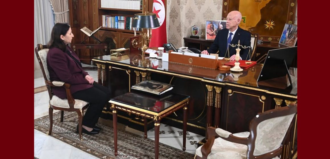 الرئيس يؤكد بذل جهوده لتحسين ظروف العيش والعمل دون انقطاع لتخفيض الأسعار