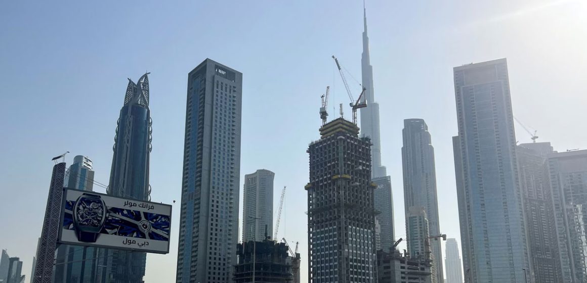 Dubai-3 إلى متى ستظل الإمارات تغرد خارج السرب ؟