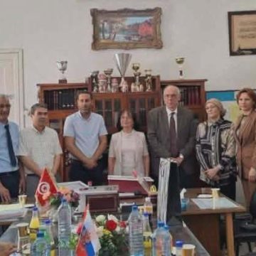هبة من روسكي مير إلى معاهد تونسية لتدريس اللغة الروسية كمادة اختيارية