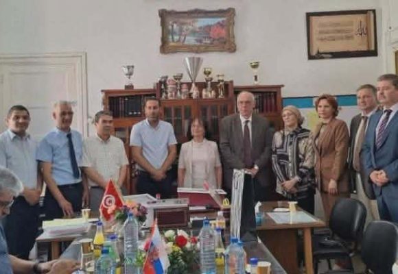 هبة من روسكي مير إلى معاهد تونسية لتدريس اللغة الروسية كمادة اختيارية