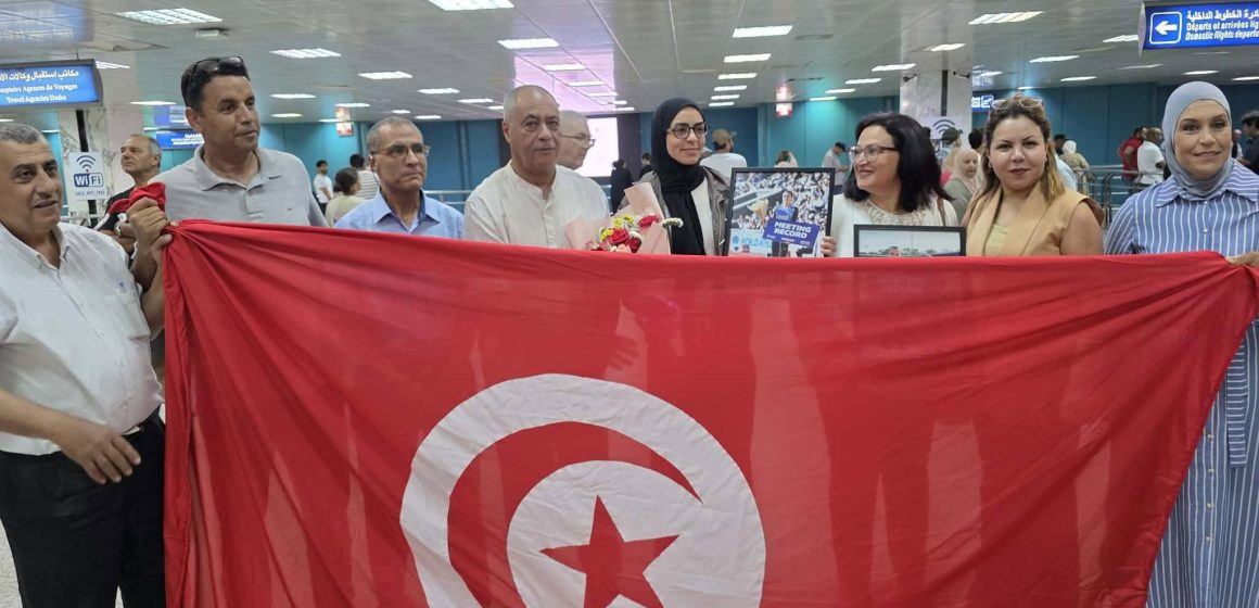 استقبال يليق بالبطلة مروى بوزياني، الأولى بستوكهولم في سباق 3000م استقبال يليق بالبطلة مروى بوزياني، الأولى بستوكهولم في سباق 3000م