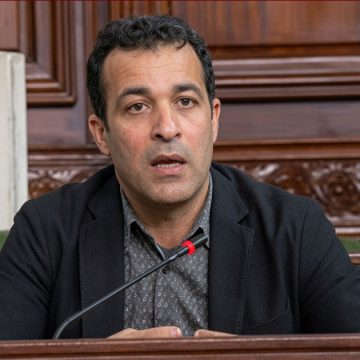 الاحتفاظ بعلي بوزوزية نائب شعب و التهمة الاعتداء بالعنف على امرأة