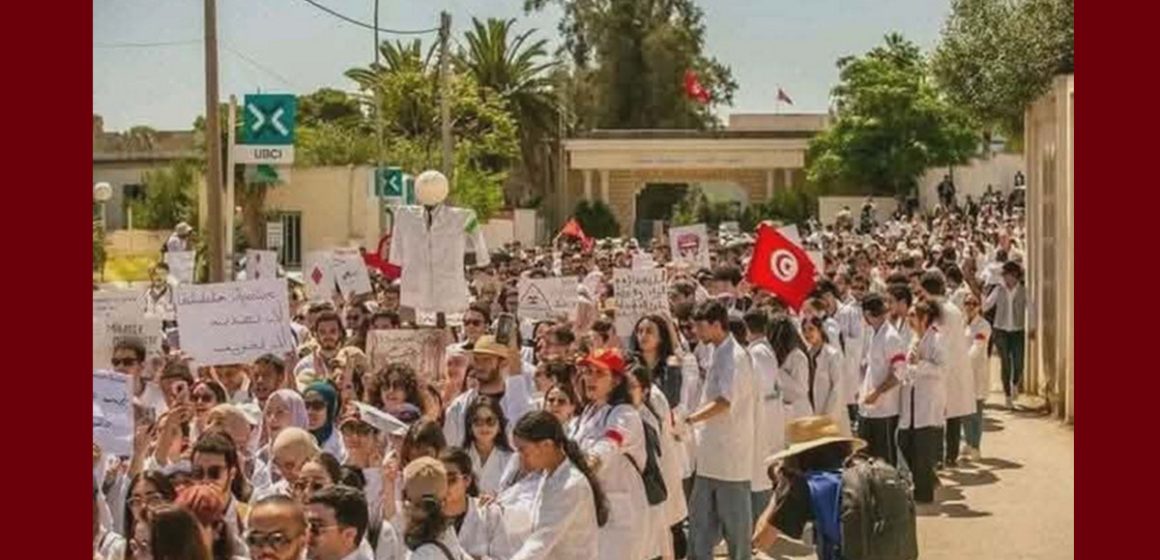 الأطباء الشبان الأطباء الشبان يستنكرون تأخير مواعيد التربصات