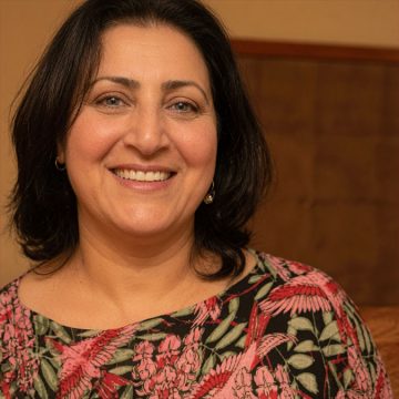 عقيلة الدريدي خضوع الأستاذة الدريدي (عضو في هيئة الدفاع عن عبير موسي) لعملية جراحية، شفاء عاجلا!