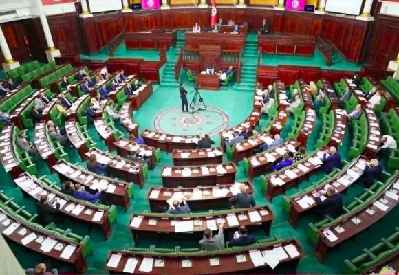 كتلة لينتصر الشعب ترفض التعامل مع “حكومة لا تسمع و ترفض الحوار و تخلف وعودها”