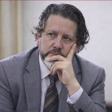 قضايا فساد مالي، تنفيذ بطاقة ايداع بالسجن ضد المحامي و الكاتب خالد الكريشي