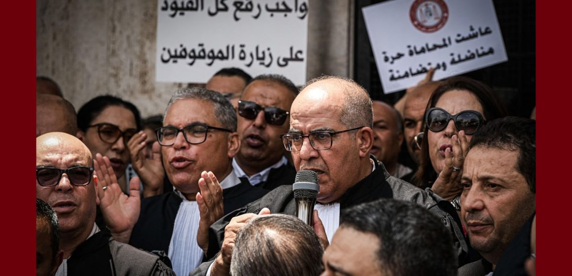 تجمع احتجاجي بإبتدائية سوسة: المحامون يرفضون قطعيا تجاهل وزارة العدل لمطالبهم