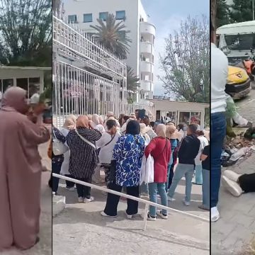 عاملات النظافة عاملات النظافة بمستشفى جامعي تحتج امام وزارة الصحة فيقع طردهن.. وأكثر، النائب علي يستنكر