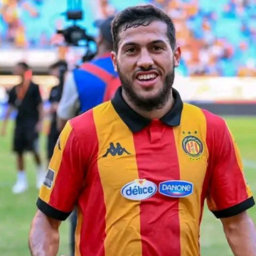 لتعزيز وسط ميدانه، الإفريقي يتفاوض مع حسام تقا