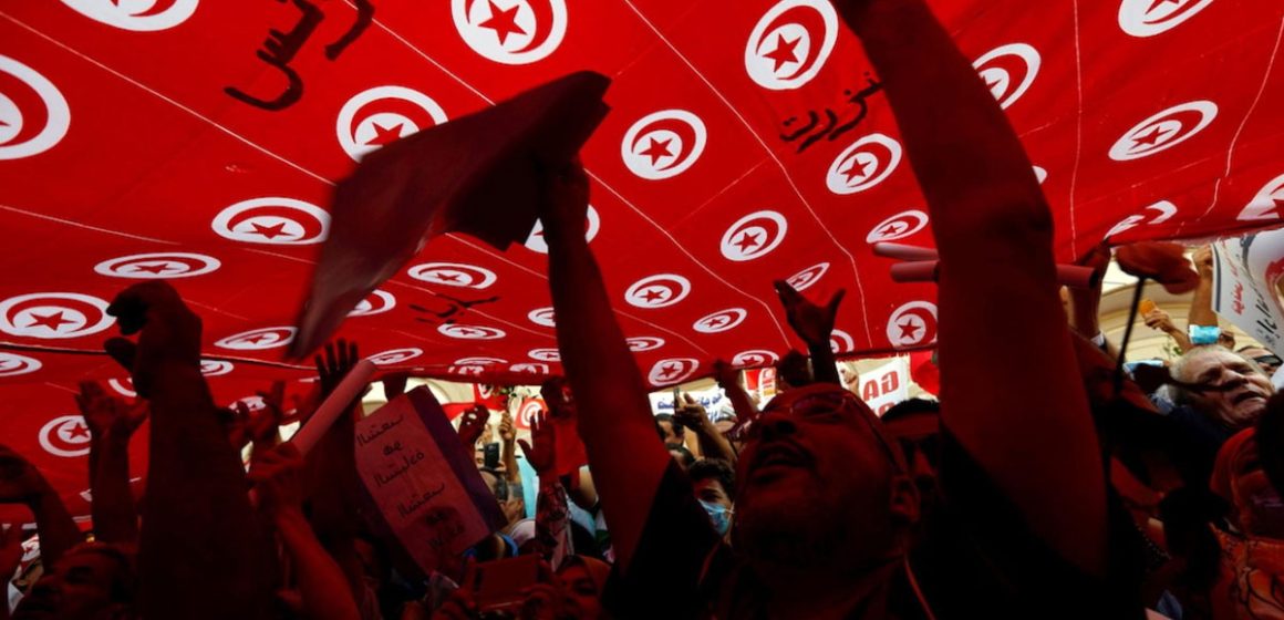 كأس العالم لكرة القدم : حين تتكلم الرايات !