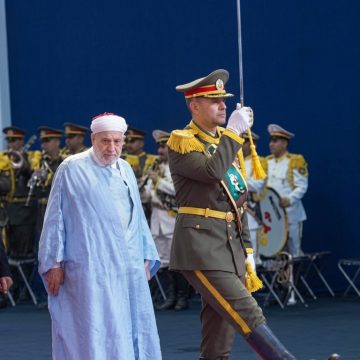 فيديو يوثق حضور المفتي بن محمود في مراسم تأبين وتكريم مقام الشهيد آية الله علي خامنئي بإيران فيديو يوثق حضور المفتي بن محمود في مراسم تأبين وتكريم مقام الشهيد آية الله علي خامنئي بإيران