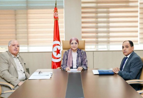 وزيرة العدل في جلسة عمل مع مدير المعهد الأعلى للمحاماة الأستاذ عماد فرحات