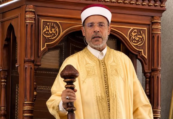 صفاقس: قرار رئاسي يلغي اعفاء الشيخ فتحي الرباعي من الإمامة و الخطابة (فيديو)