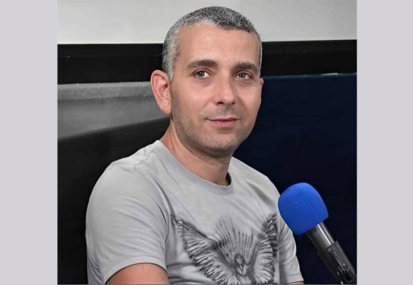 الأستاذ بن غازي: “كل التضامن مع هيثم، الخو اللي ما جابتوش أمي…”
