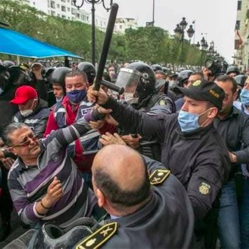 عبد الناصر العويني هيئة الدفاع عن الشهيدين تستنكر الحكم الاستئنافي ضد الأستاذ العويني
