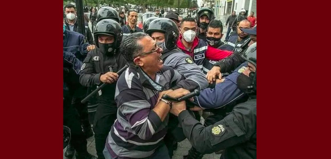 عبد الناصر العويني الحكم بعام سجنا في حق الأستاذ العويني، المحامون يتضامنون مع زميلهم و يدعمونه