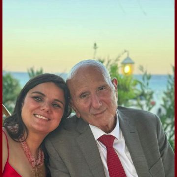 بعد زيارتها لوالدها و لبعض المعتقلين السياسيين، الأستاذة الشابي تغادر السجن منهارة (فيديو)