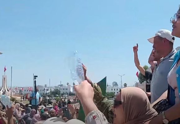 تونس: الدكاترة المعطلون عن العمل بصوت واحد “حقي نخدم، حقي نعيش يزي يزي من التهميش ” (2 فيديو)