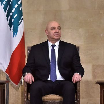 جوزيف عون، رئيس الصدفة الذي فقد ظلّه