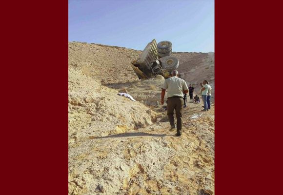صورة اليوم من عمال شركة فسفاط قفصة: “تحت أطنان الحديد و ركامه، توقفت ساعة الحياة عند ڨدور”