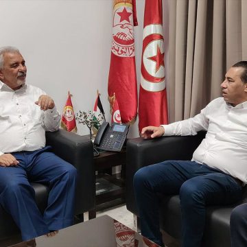 بسام الطريفي صلاح الدين السالمي الرابطة و اتحاد الشغل: لقاء حول تأزم الوضع الاقتصادي و الاجتماعي بالبلاد