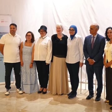 00 سفيرة ألمانيا إليزابيث فولبرز تحتفي بمقر إقامتها بالجالية التونسية الناجحة ببلادها (فيديو)