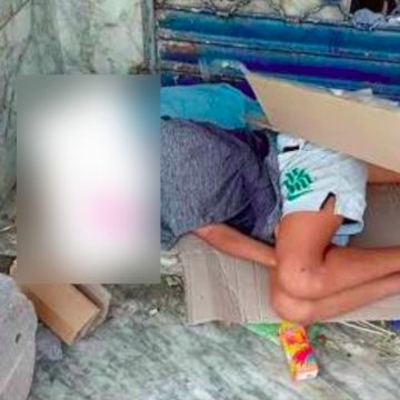 أطفال يفترشون الأرض ليلا بساحة برشلونة بالعاصمة، المنظّمة الدولية لحماية أطفال المتوسط على الخط..