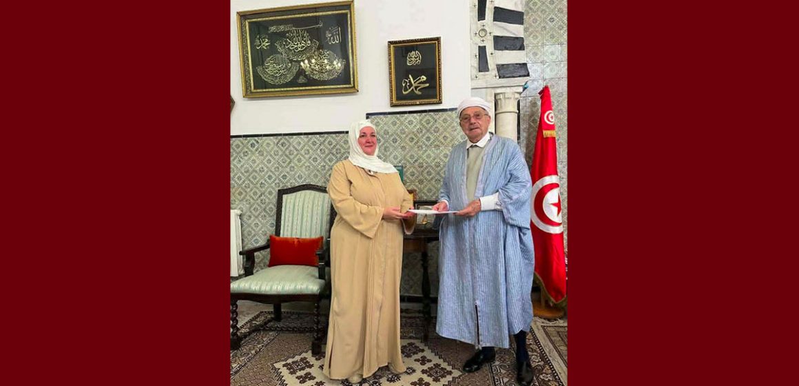 مواطنة أخرى من دولة أوروبية تعلن اسلامها بمكتب مفتي الجمهوريّة