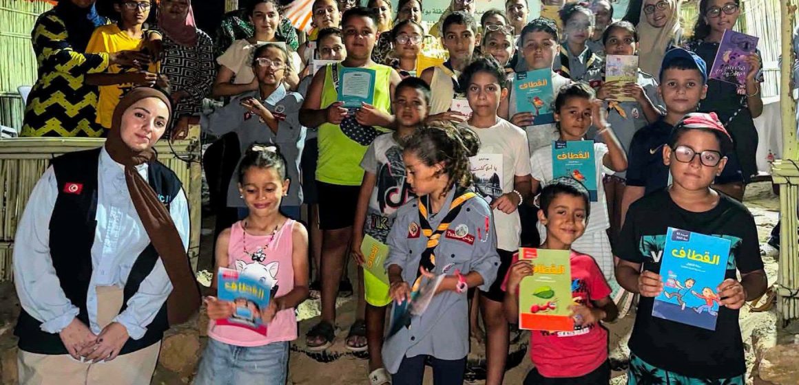 01 بنزرت: شاطىء صونين: الجمهور حضر بكثافة في تظاهرة “مصيف الكتاب” ال33