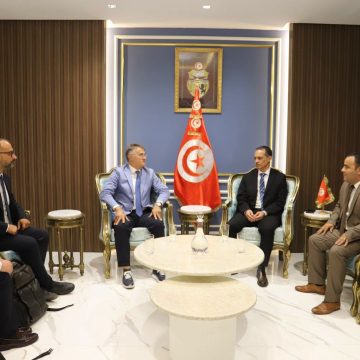 لقاء يجمع وزير الفلاحة ومدير المعهد المتوسطي للزراعات بباري حول تعزيز التعاون والشراكة