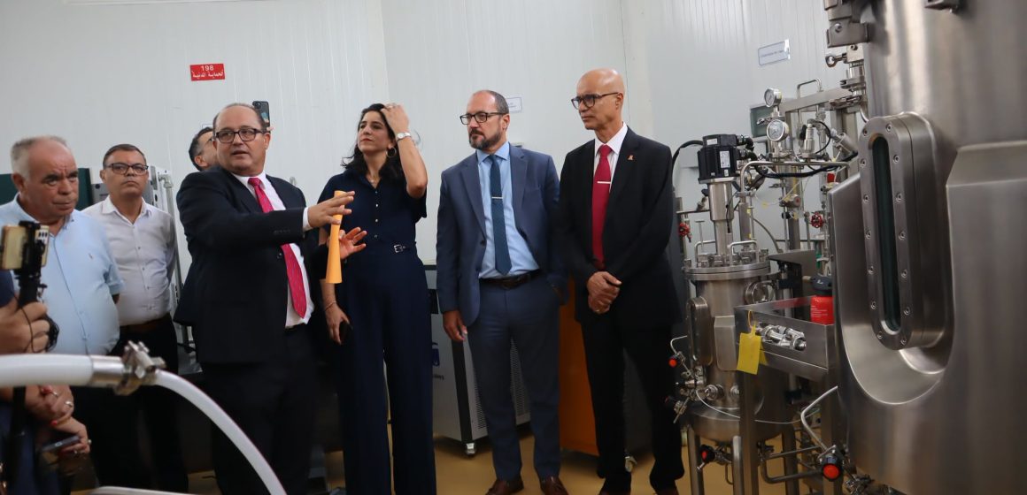 جامعة تونس المنار: افتتاح أول وحدة تجريبية للتخمير بالمعهد العالي للعلوم البيولوجية التطبيقية بتونس جامعة تونس المنار: افتتاح أول وحدة تجريبية للتخمير بالمعهد العالي للعلوم البيولوجية التطبيقية بتونس