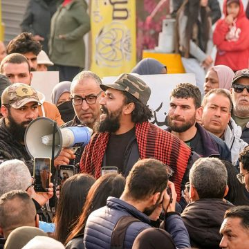 خير الدين دبية خير الدين دبية الناشط البيئي بقابس و رفاقه مجددا أمام المحكمة