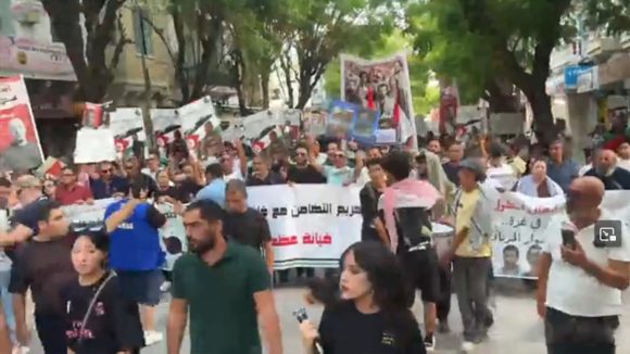 الصمود انطلاق المسيرة الداعمة لمناضلي الصمود المعتقلين “و مهما تفرقوا جمعتهم فلسطين” (فيديو)