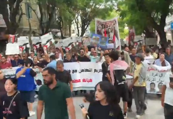 انطلاق المسيرة الداعمة لمناضلي الصمود المعتقلين “و مهما تفرقوا جمعتهم فلسطين” (فيديو)