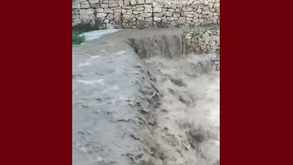 00 سيول الامطار في سبيطلة الوساعية أولاد هلال تجرف معها كل ما يعترضها (فيديو OTMC)