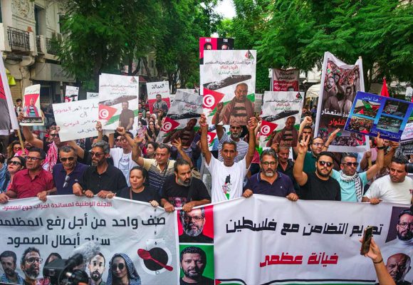 بيان مشترك للرابطة و اتحاد الشغل و هيئة المحامين حول ايقافات مشاركين في مسيرة تضامنية مع مناضلي الصمود
