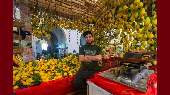 بعد حملة التعاطف، لن تقع ازالة نصبة بائع القوارص بالسوق المركزي