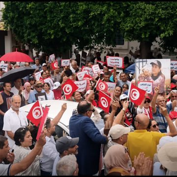 باب بنات-تونس: أنصار الدستوري الحر في مسيرة غاضبة تحت شعار “لا ماء لا ضوء لا حرية لا دواء” (فيديو)