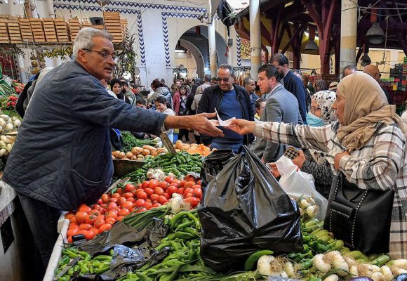 الشعارات عاجزة عن ملء سلة التونسي