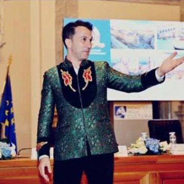 وزارة الشؤون الثقافية تهنّئ الفنان الأوبرالي التونسي حسّان الدوس
