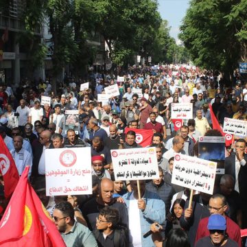 مسيرة بالصور: عمادة المحامين تشكر جميع من شارك من قطاعها و من خارجه في مسيرة 17\10\26