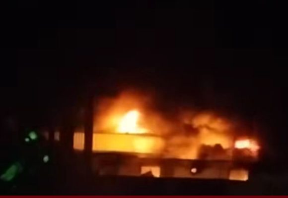 منزل بوزلفة: “حالة غليان في صفوف المحتجين اثر وفاة أحدهم في حادث امام مصنع الذباب و أنباء عن حرقه”