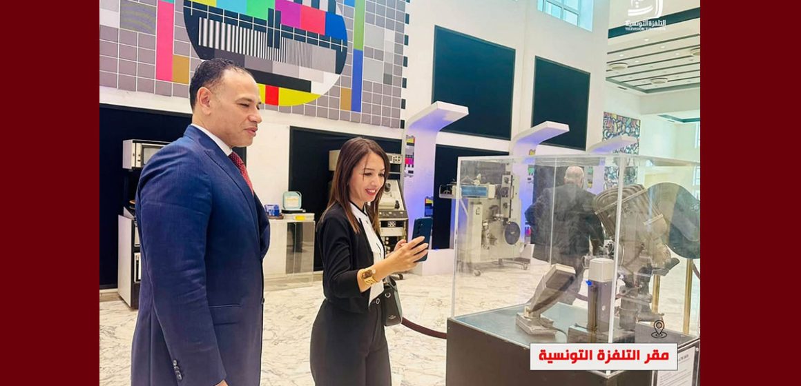 بمناسبة الاحتفال بستينية التلفزة التونسية، سفير مصر بتونس يزور متحف الذاكرة الاعلامية