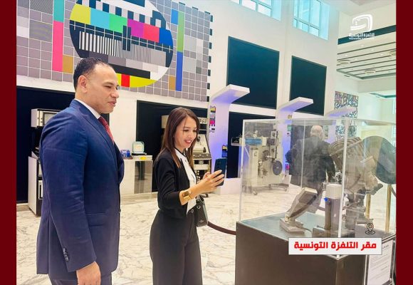 بمناسبة الاحتفال بستينية التلفزة التونسية، سفير مصر بتونس يزور متحف الذاكرة الاعلامية