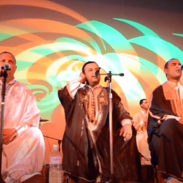 أكتوبر الموسيقي بالمكنين: “أهازيج” عرض صوفي للشيخ المازري الحاج علي (فيديو)
