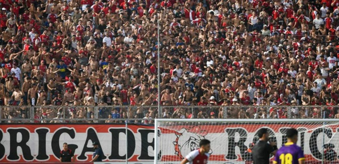 عنف في مدارج الملاعب: النجم الرياضي الساحلي يعلن كافة جماهيره باتخاذه حزمة من القرارات…
