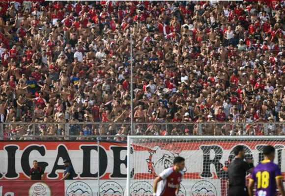 عنف في مدارج الملاعب: النجم الرياضي الساحلي يعلن كافة جماهيره باتخاذه حزمة من القرارات…